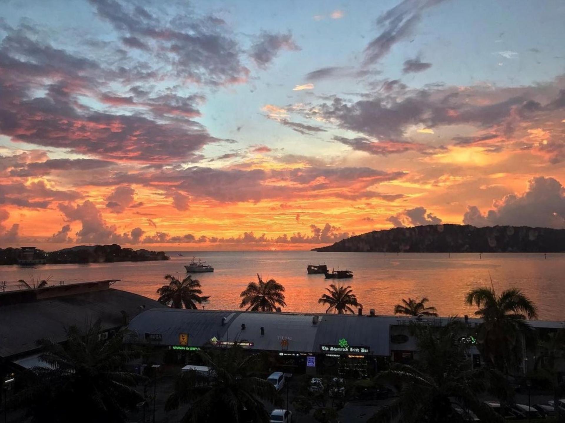 Homy Seafront Hostel Kota Kinabalu Exterior foto