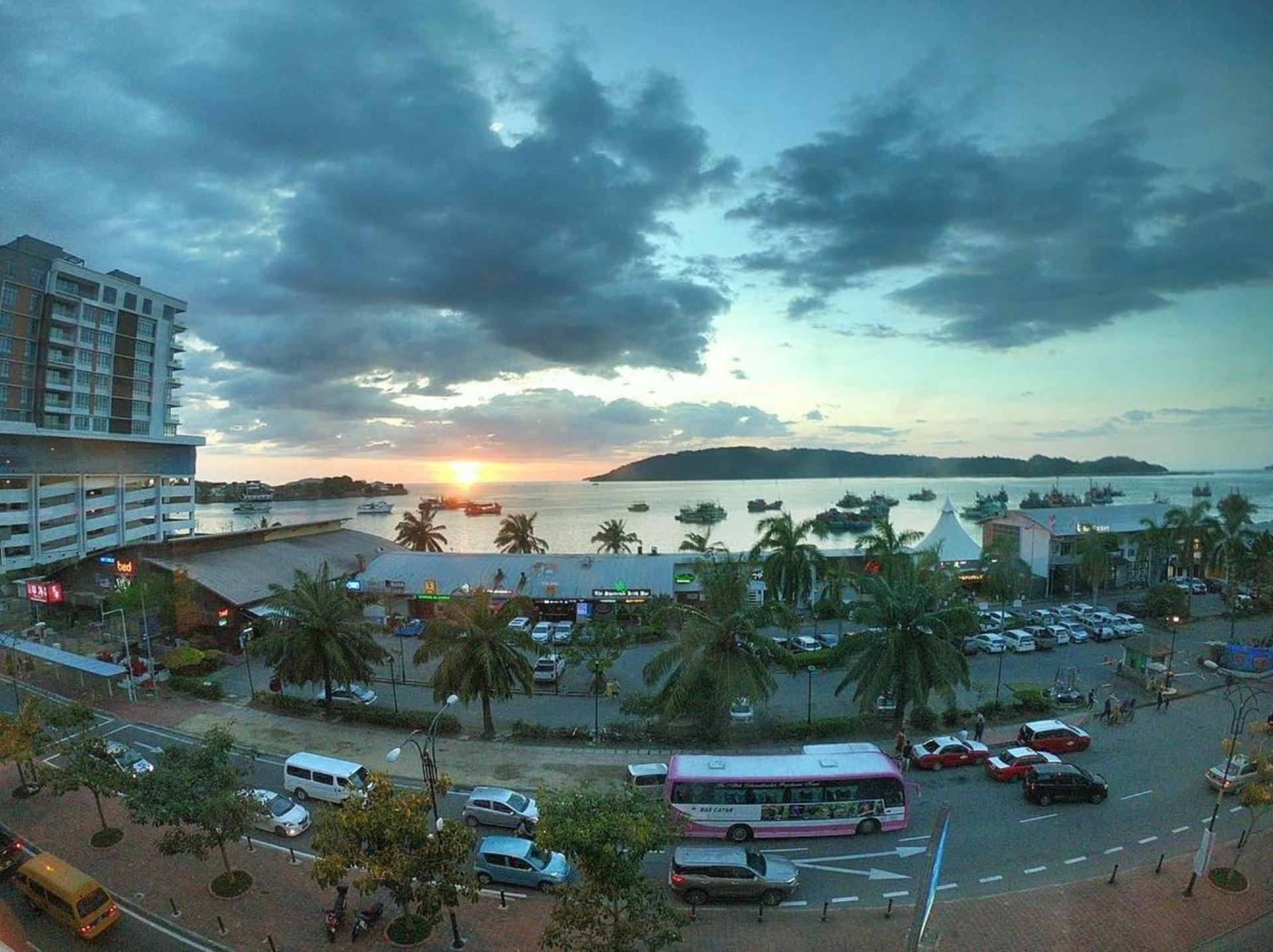 Homy Seafront Hostel Kota Kinabalu Exterior foto